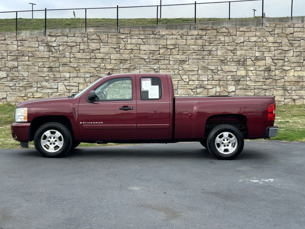2008 Chevrolet Silverado 1500 Image 2