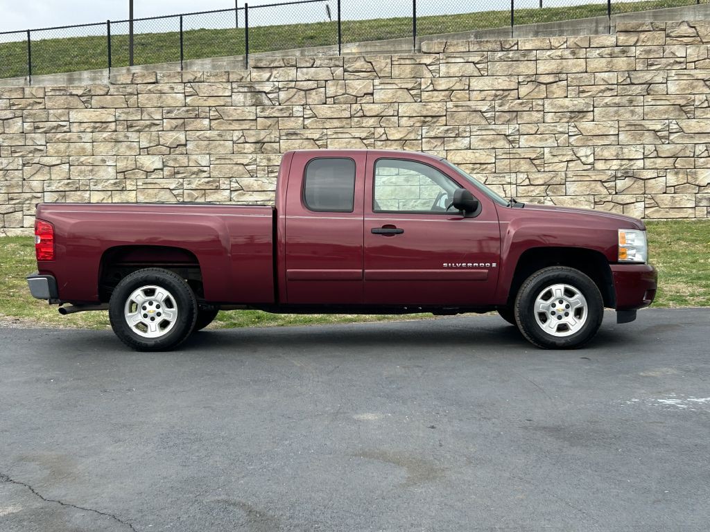 2008 Chevrolet Silverado 1500 Image 3