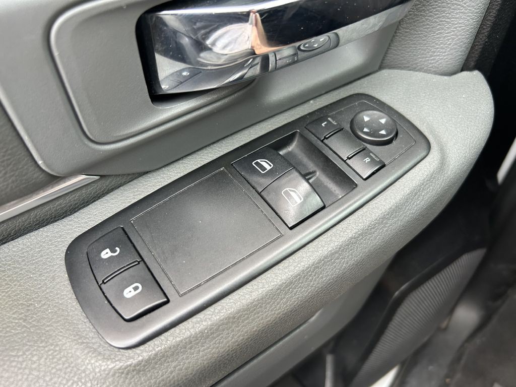 2013 RAM 1500 Image 7