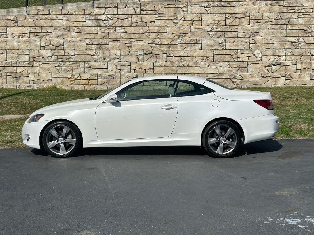 2011 Lexus IS Image 4