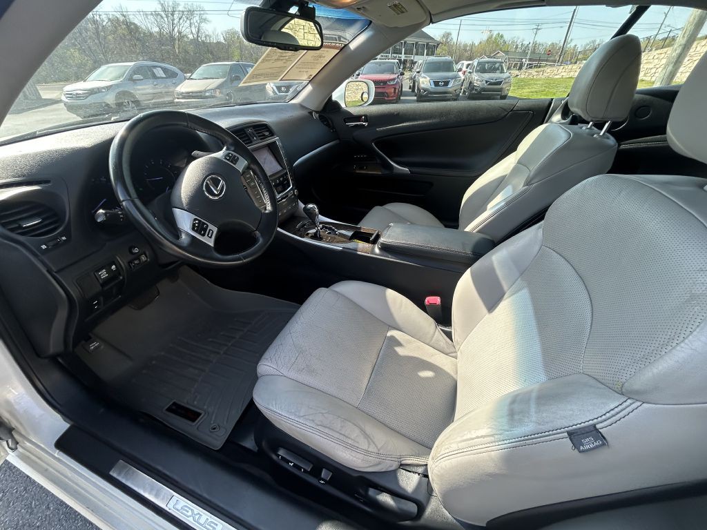 2011 Lexus IS Image 12