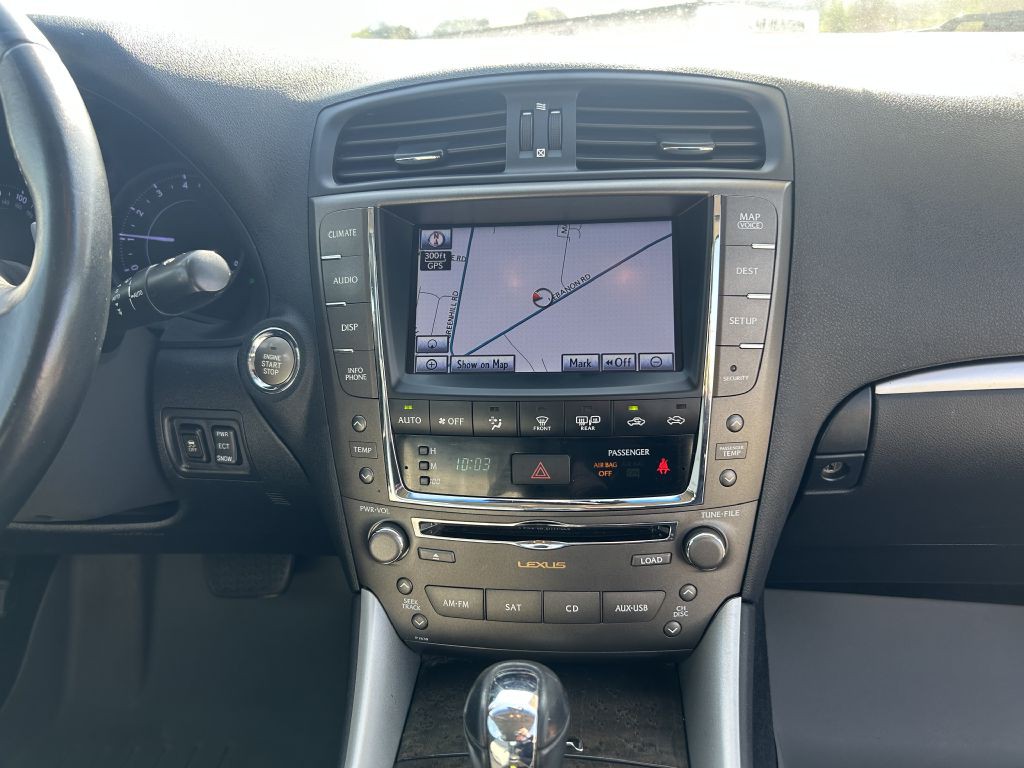 2011 Lexus IS Image 15