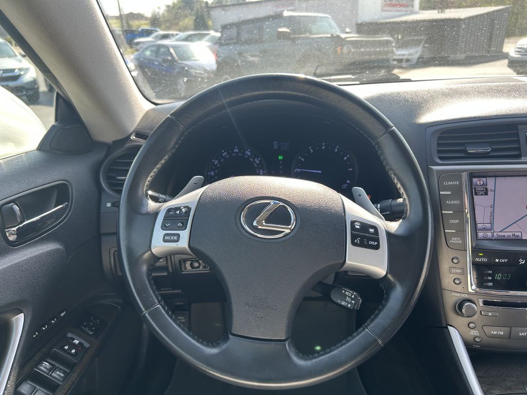 2011 Lexus IS Image 16