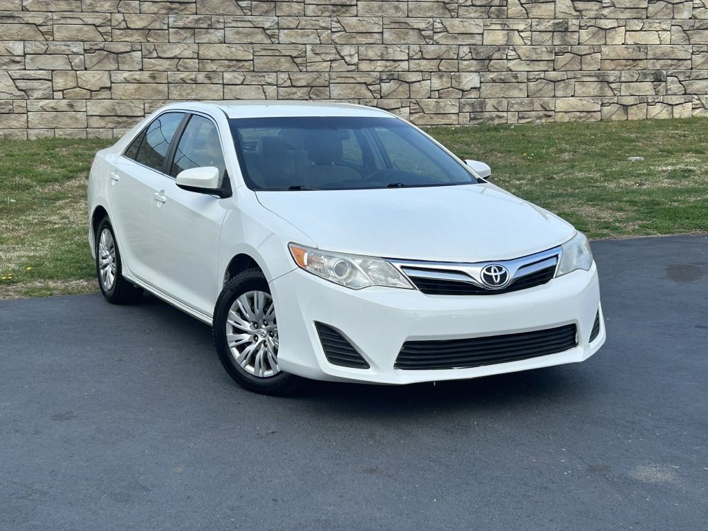 2014 Toyota Camry Image 1