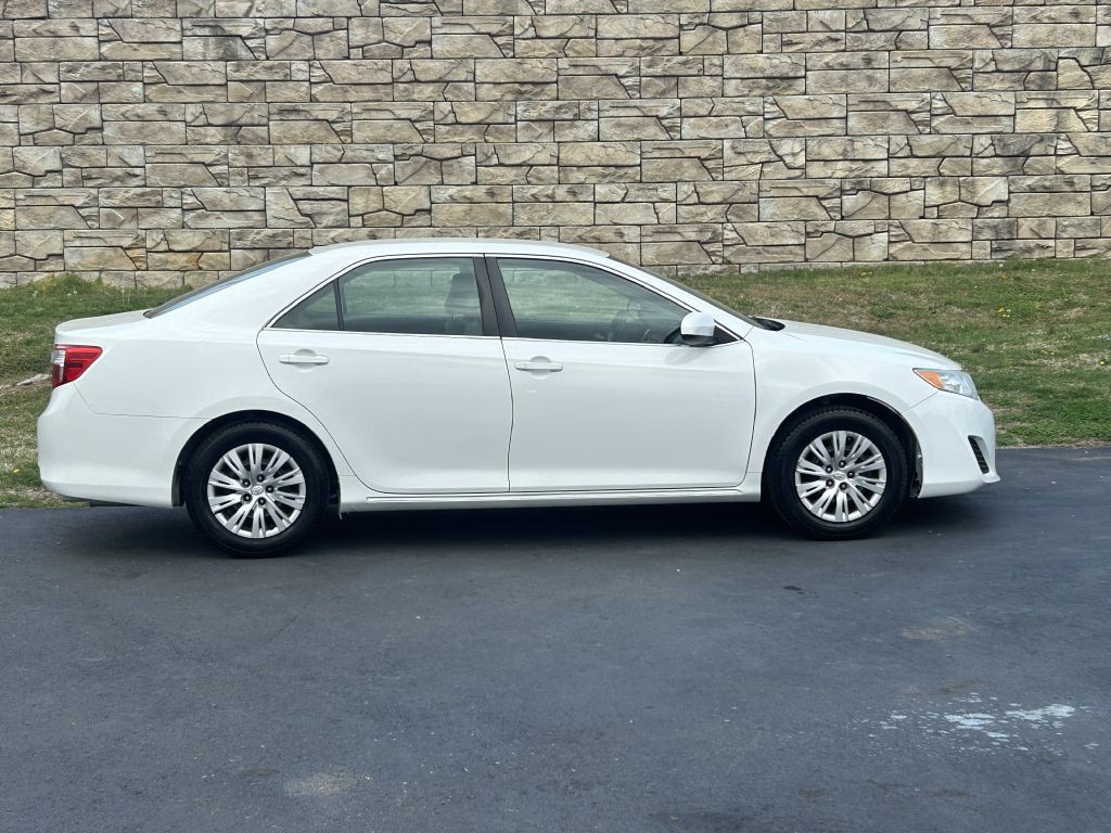 2014 Toyota Camry Image 3