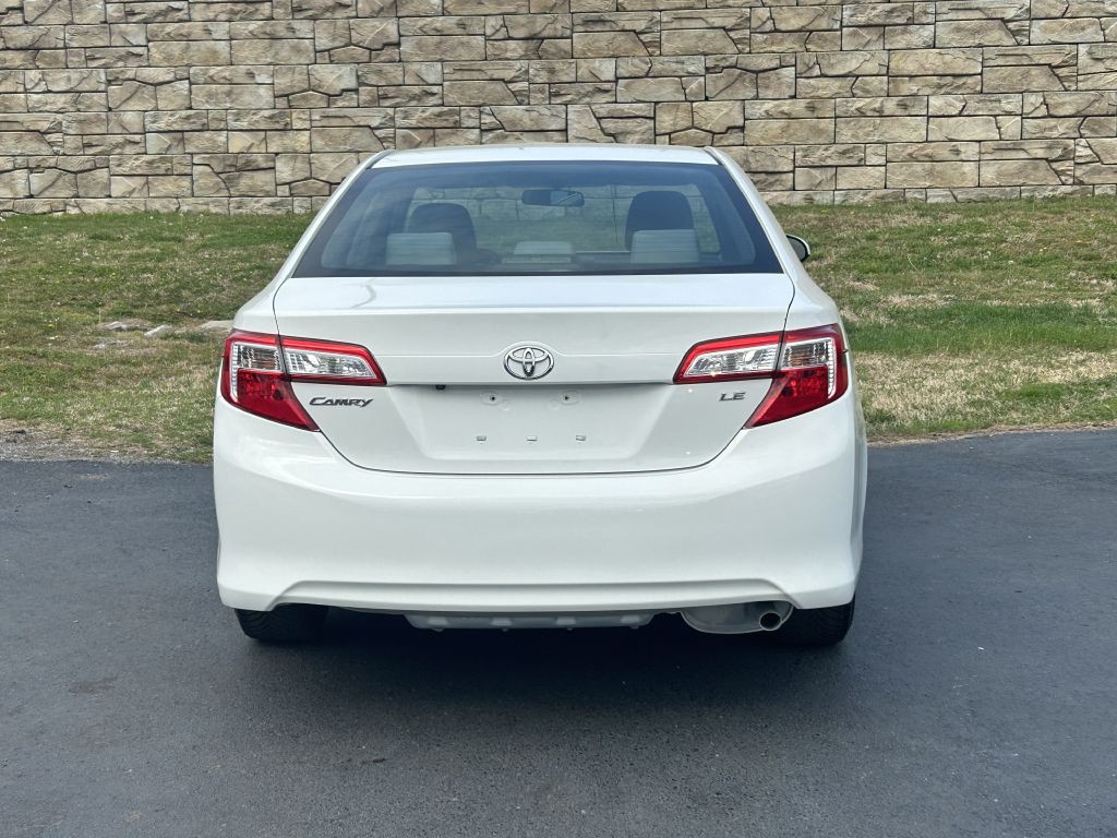 2014 Toyota Camry Image 5