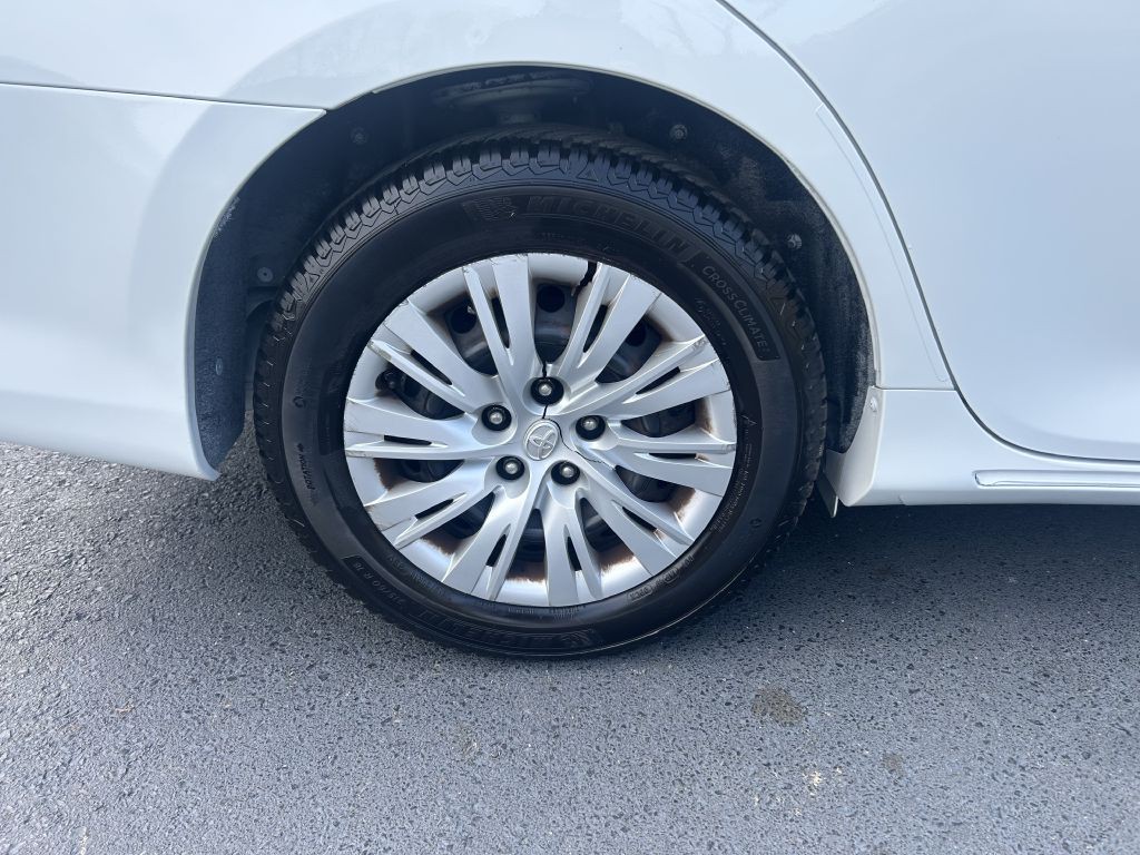 2014 Toyota Camry Image 6