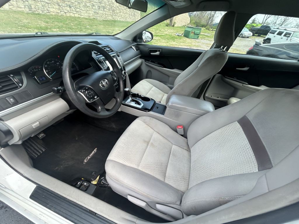 2014 Toyota Camry Image 9