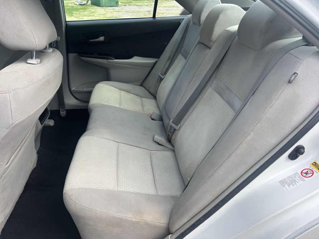 2014 Toyota Camry Image 11