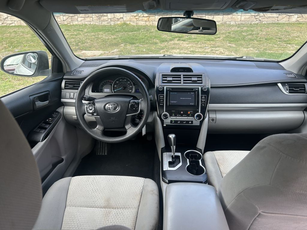 2014 Toyota Camry Image 14