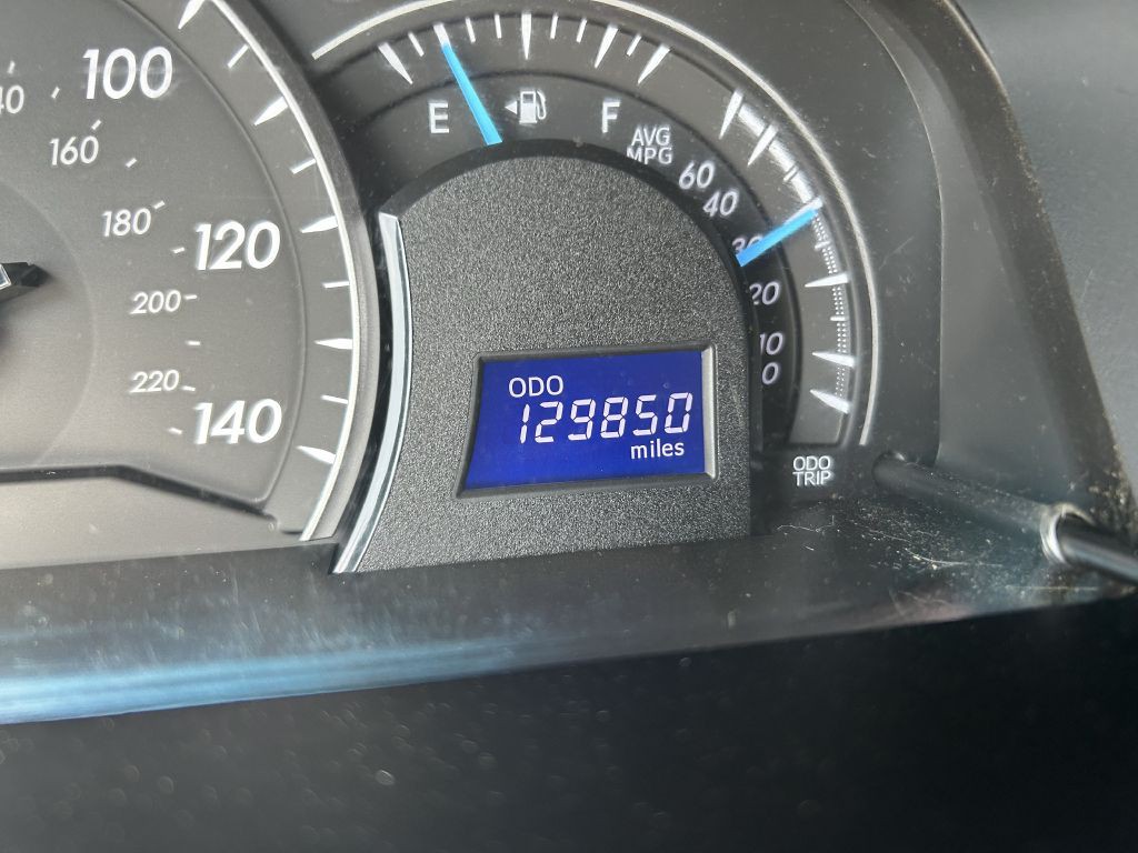 2014 Toyota Camry Image 21