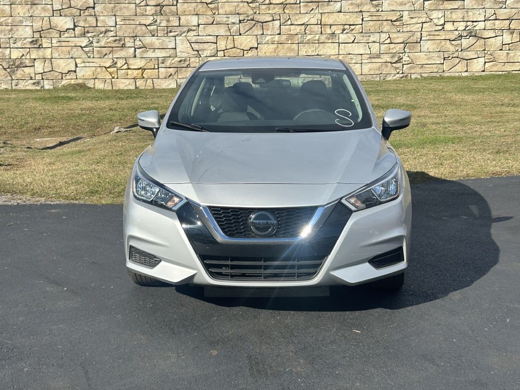 2020 Nissan Versa Image 4