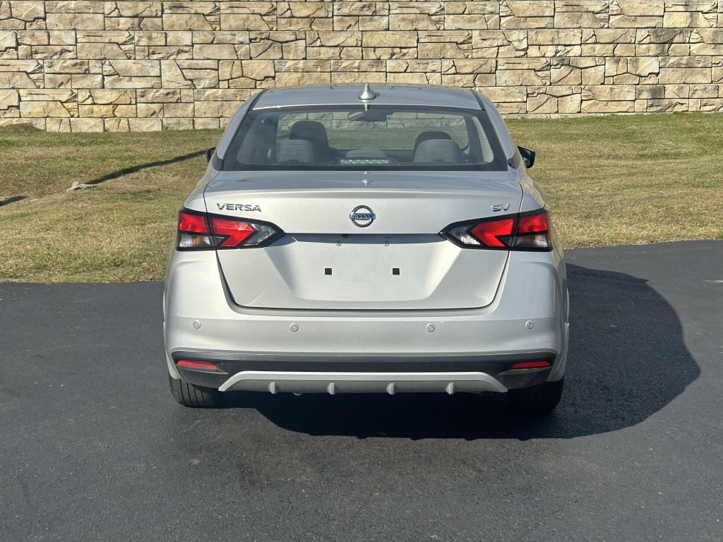 2020 Nissan Versa Image 5