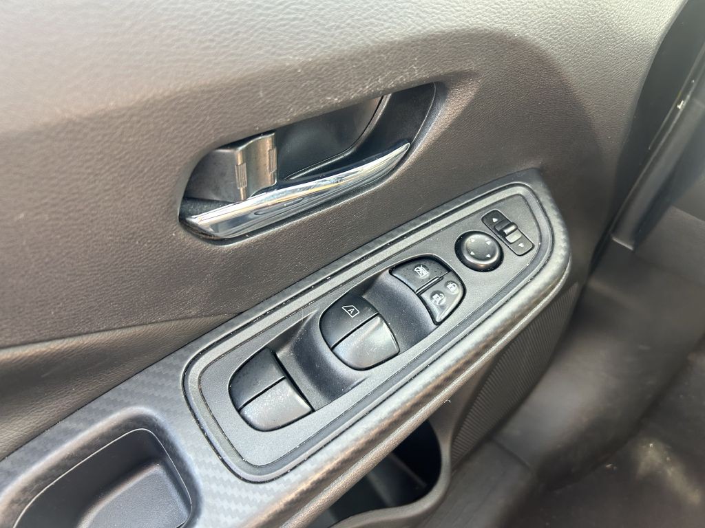 2020 Nissan Versa Image 7