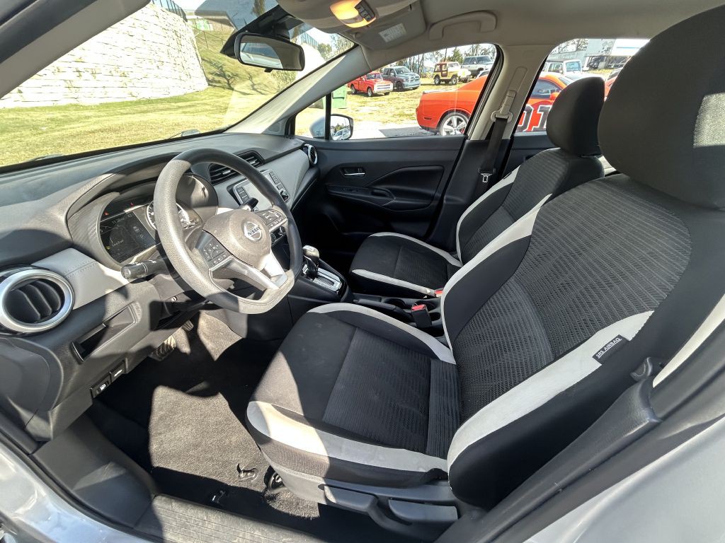 2020 Nissan Versa Image 9