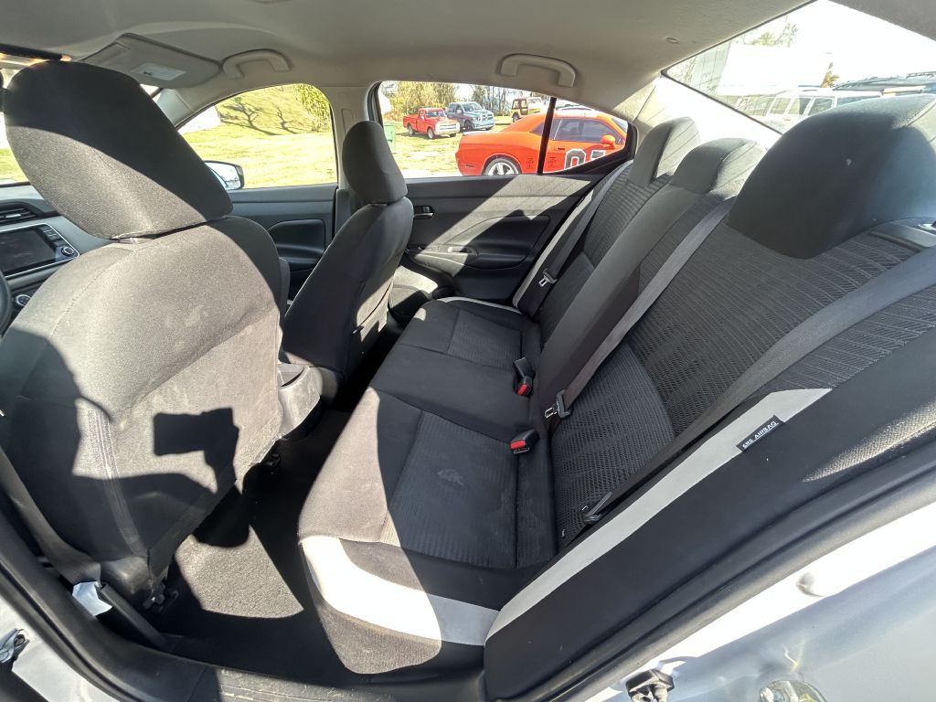 2020 Nissan Versa Image 10