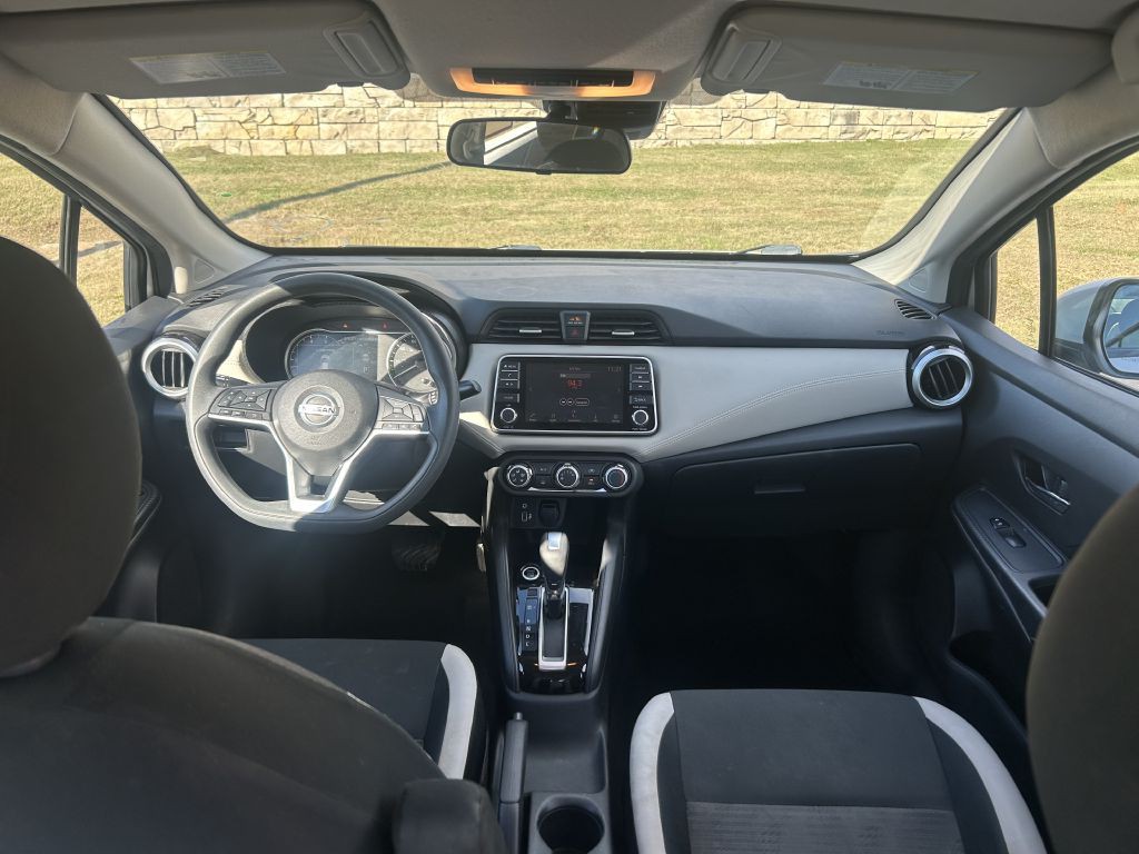 2020 Nissan Versa Image 14