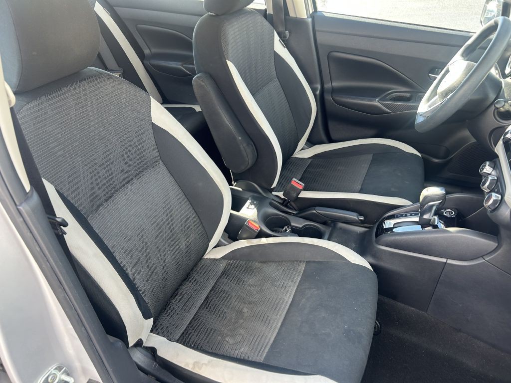 2020 Nissan Versa Image 17