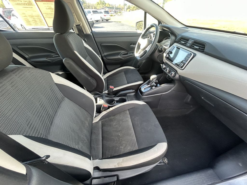 2020 Nissan Versa Image 18