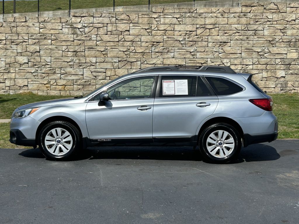 2017 Subaru Outback Image 2