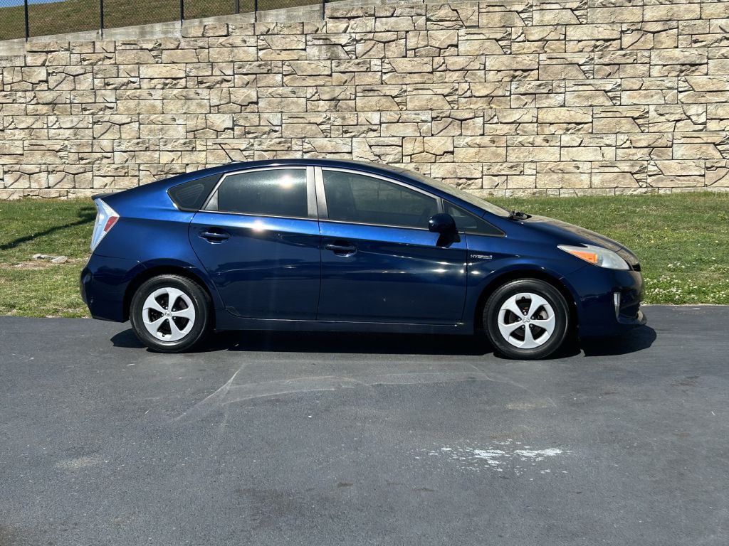 2013 Toyota Prius Image 3