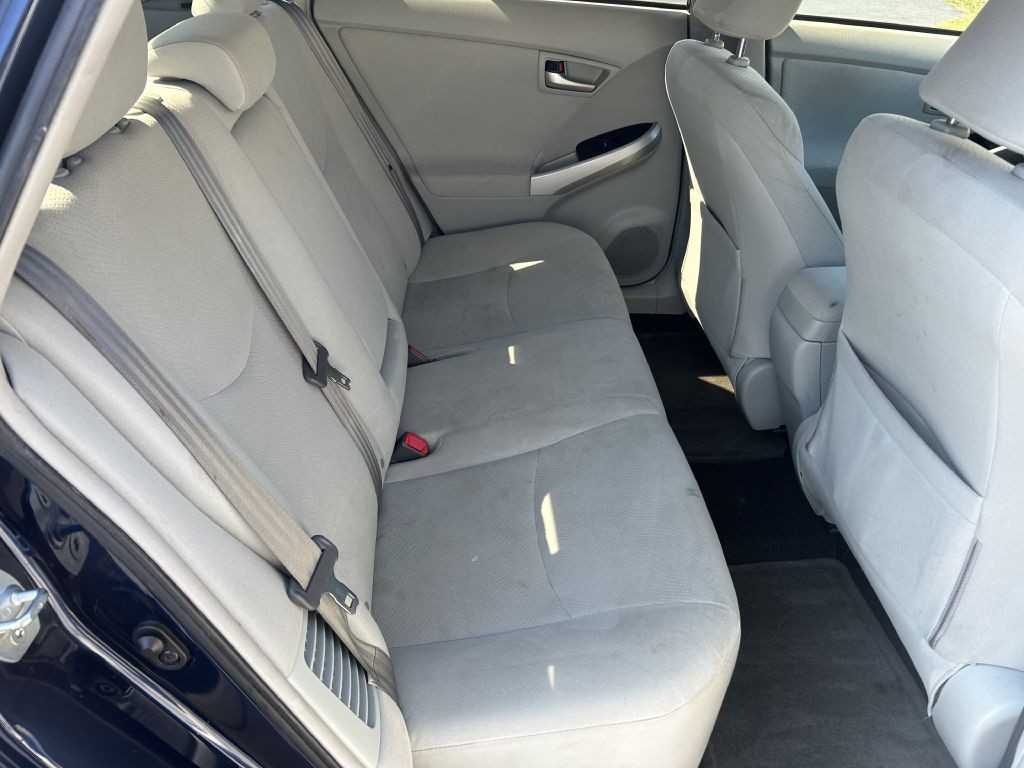 2013 Toyota Prius Image 12