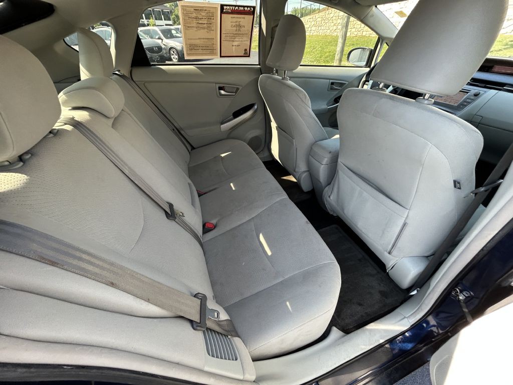 2013 Toyota Prius Image 13