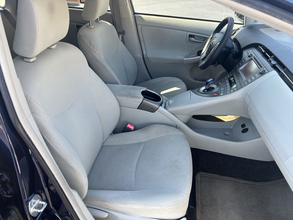 2013 Toyota Prius Image 17