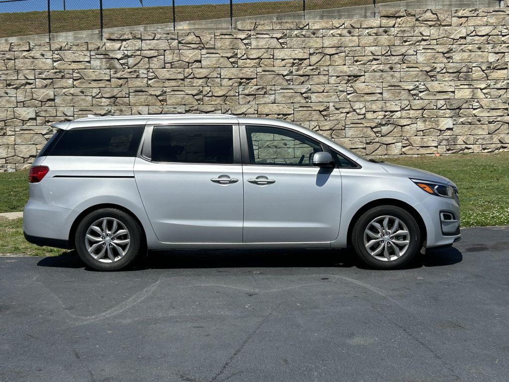 2019 Kia Sedona Image 3