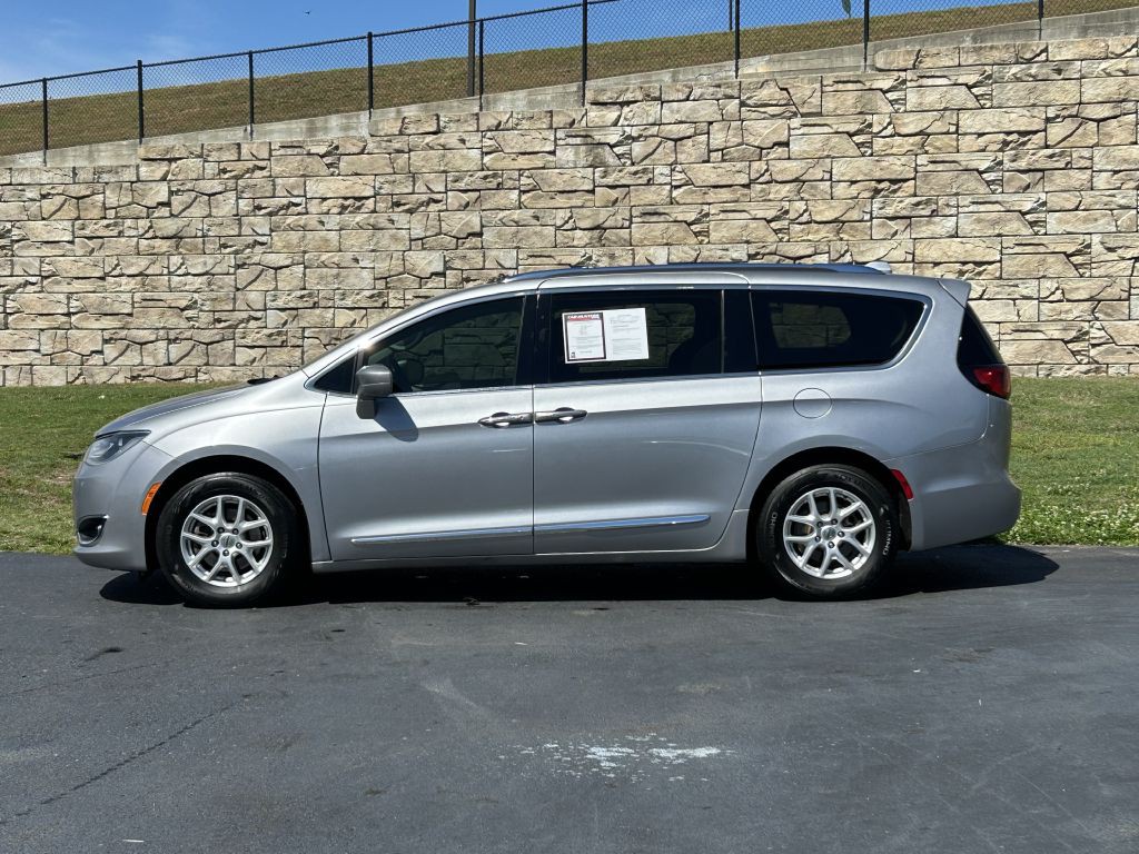 2019 Chrysler Pacifica Image 2