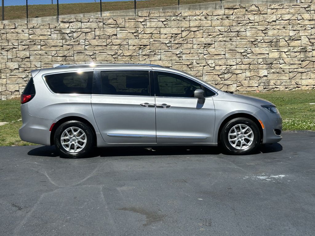 2019 Chrysler Pacifica Image 3