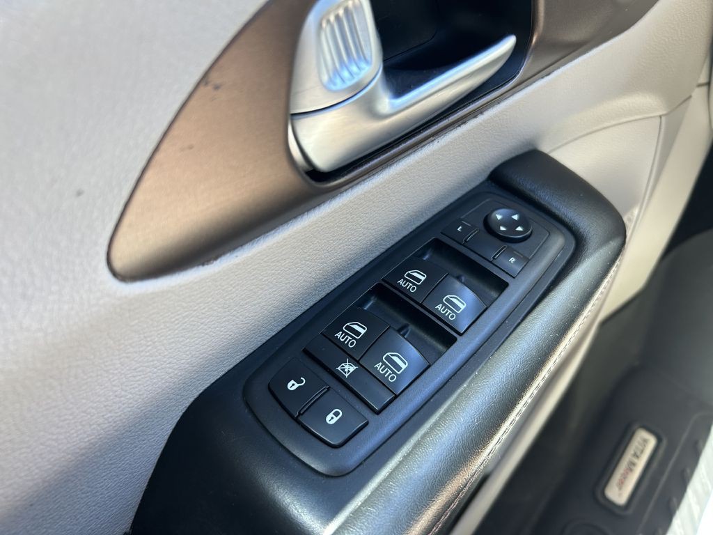 2019 Chrysler Pacifica Image 7