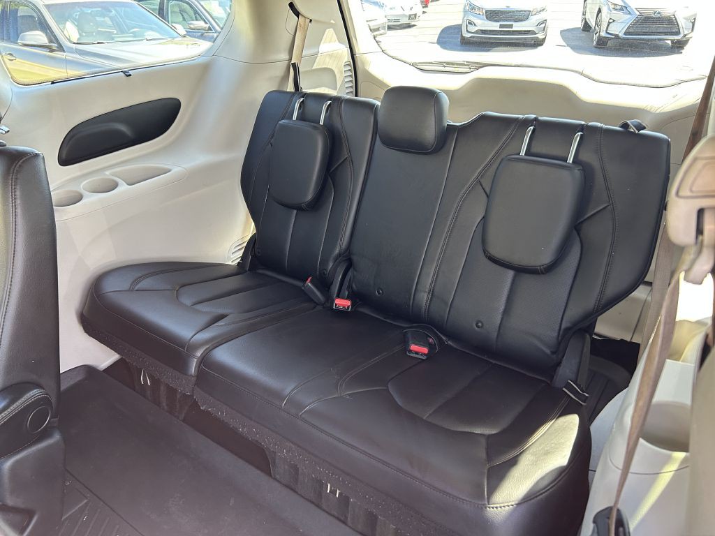 2019 Chrysler Pacifica Image 12