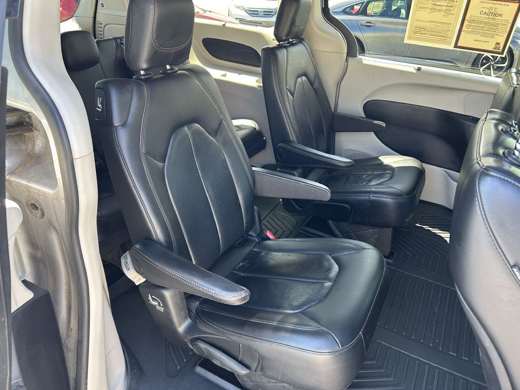 2019 Chrysler Pacifica Image 14