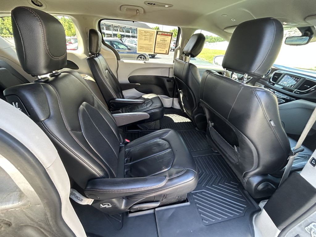 2019 Chrysler Pacifica Image 15