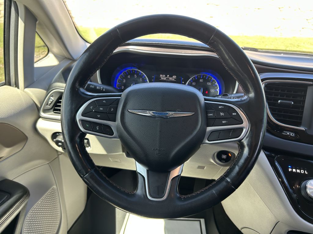 2019 Chrysler Pacifica Image 18