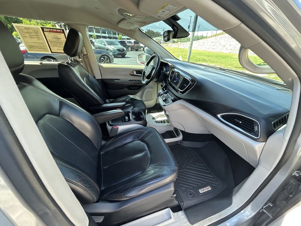 2019 Chrysler Pacifica Image 20