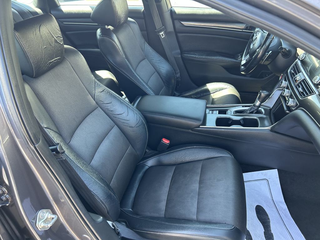 2018 Honda Accord Image 17