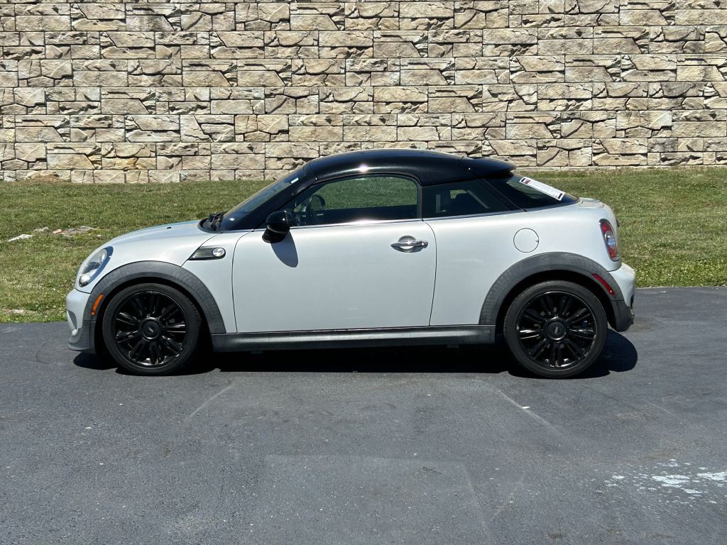 2012 MINI Cooper Image 2