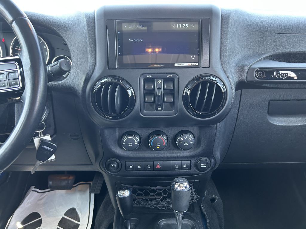 2015 Jeep Wrangler Unlimited Image 14