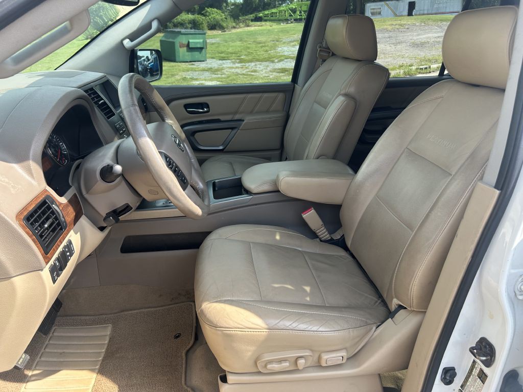 2015 Nissan Armada Image 8