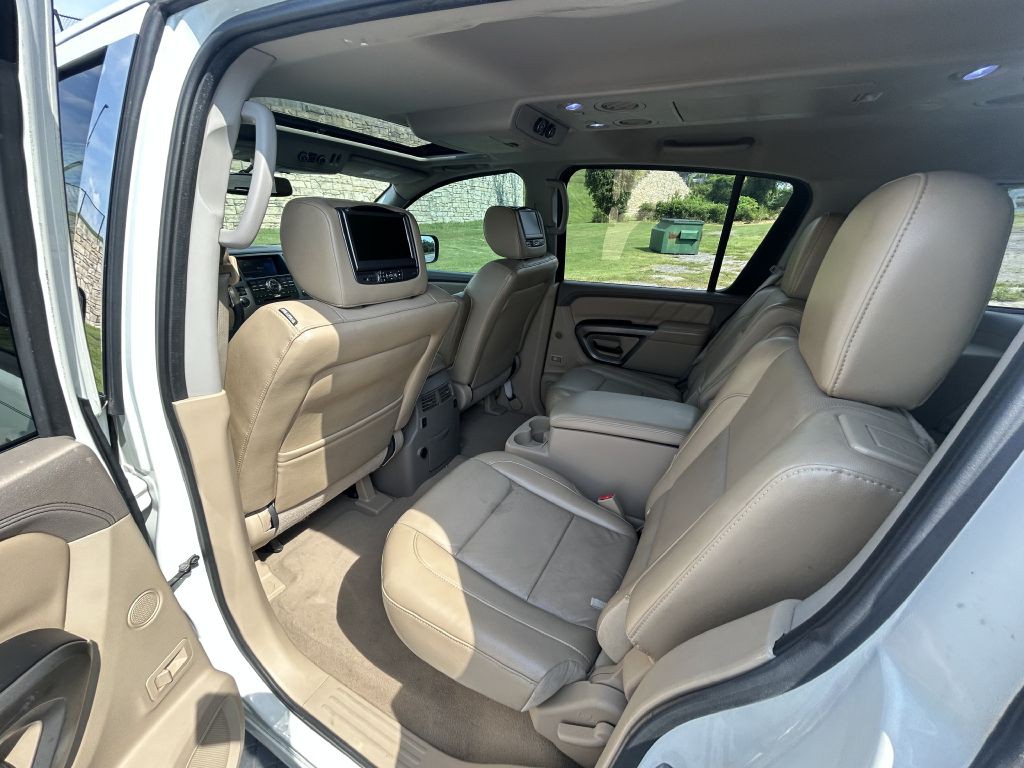 2015 Nissan Armada Image 12