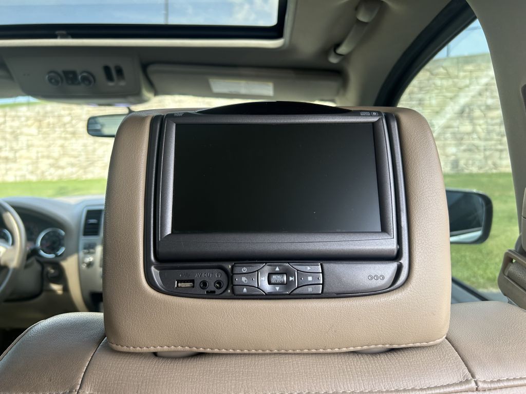 2015 Nissan Armada Image 16