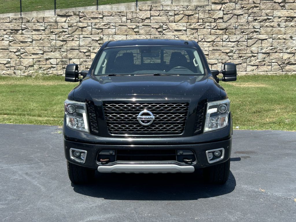 2017 Nissan Titan Image 4
