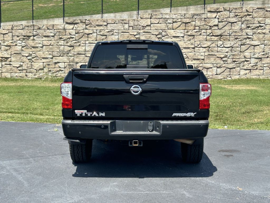 2017 Nissan Titan Image 5