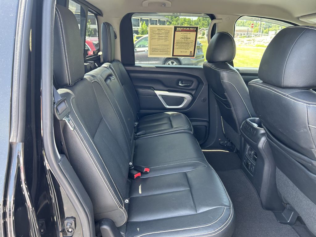 2017 Nissan Titan Image 12