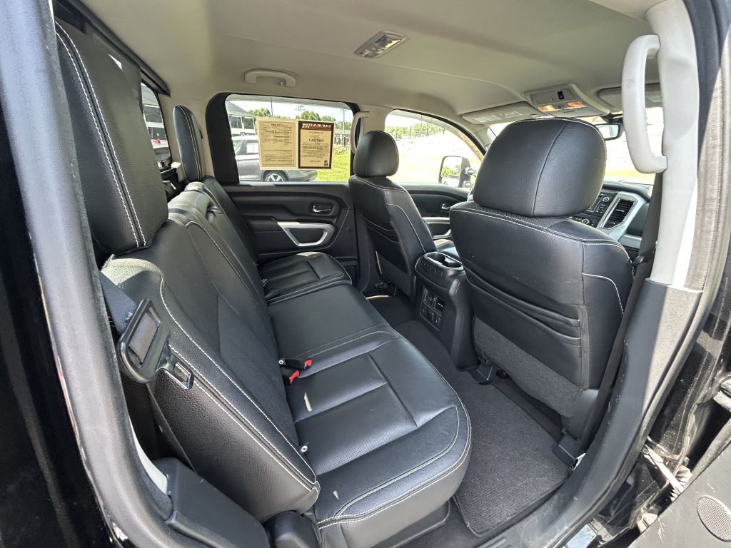 2017 Nissan Titan Image 13