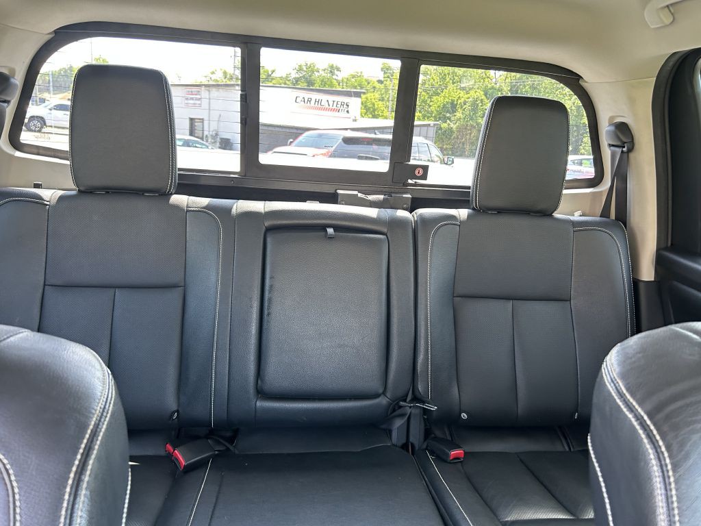 2017 Nissan Titan Image 19