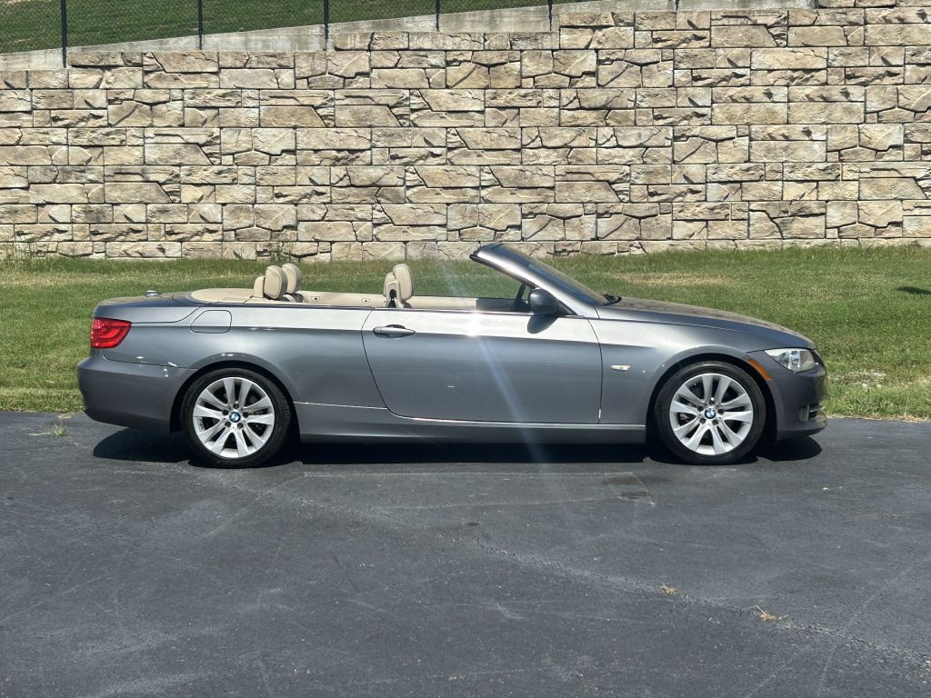 2012 BMW 3 Series Image 5