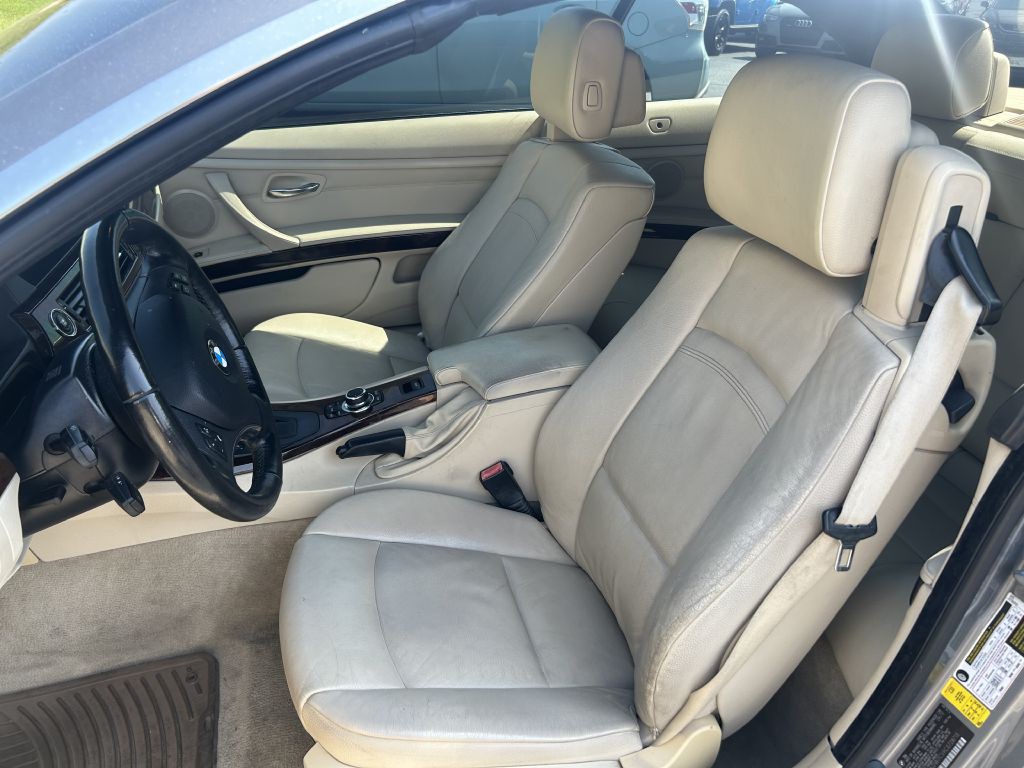 2012 BMW 3 Series Image 11